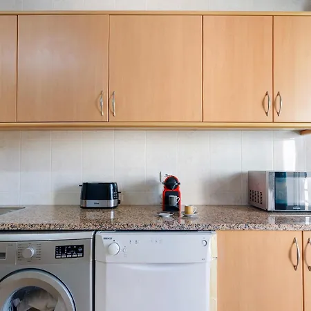 Barbecue And - 200m Away Armação de Pêra