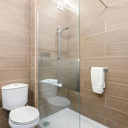 Barbecue And - 200m Away